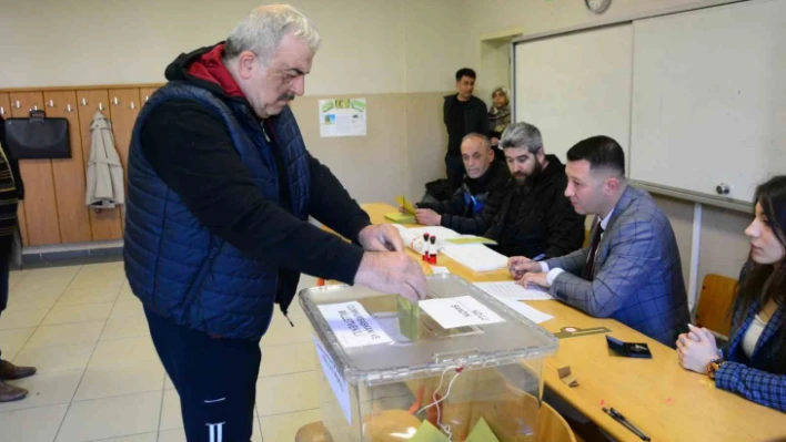 Kocaeli'de oy verme işlemleri başladı