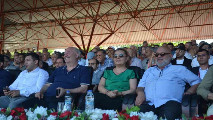 Kocaelili pehlivanları desteklemek için Edirne'ye gitti