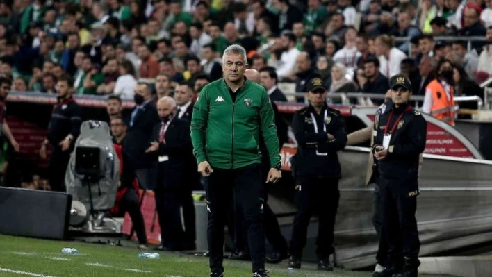 Kocaelispor'da Mehmet Altıparmak ile yollar ayrılıyor