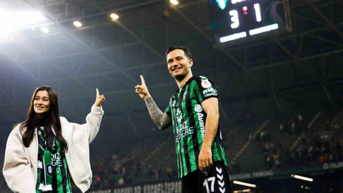 Kocaelispor'da Oğulcan Çağlayan mağlubiyetler için taraftardan özür diledi