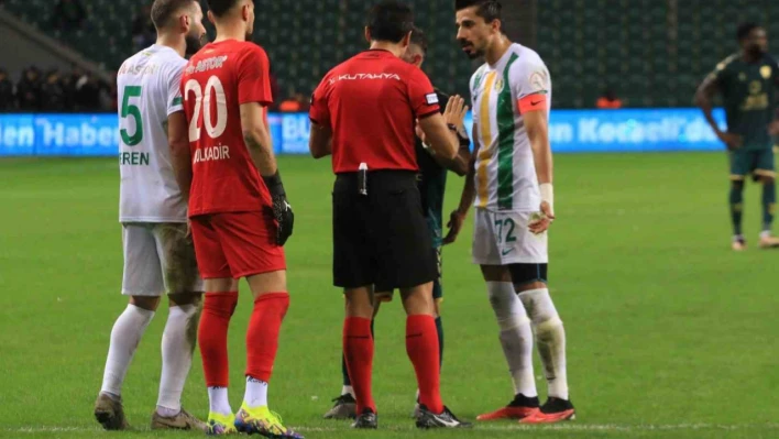 Kocaelispor - Şanlıurfaspor maçının devre arasında maça çıkmama krizi yaşandı