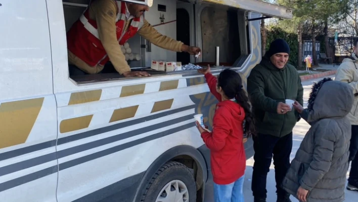 Körfez Belediyesi tüm imkanlarıyla deprem bölgesinde