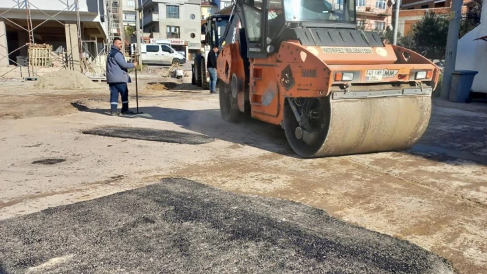 Körfez'de bozuk yollara müdahale