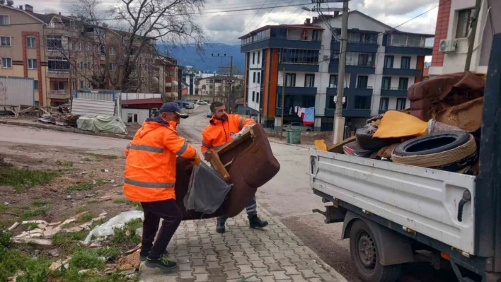 Körfez'de katı ve hacimli atıklar toplanıyor