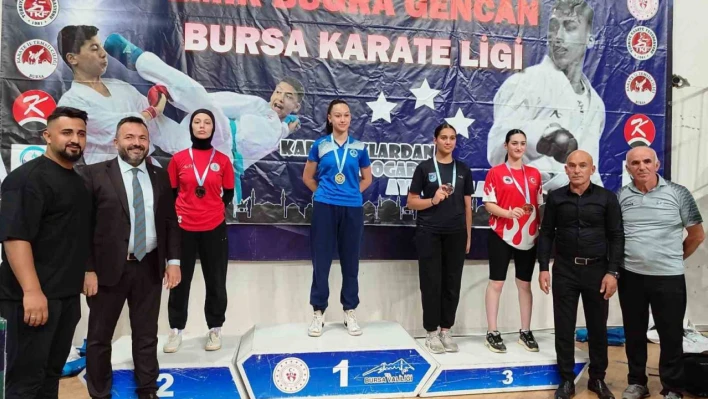 Körfezli Kübranur karate şampiyonasında ikinci oldu