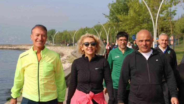 Körfezliler sağlıklı yaşam için yürüdü