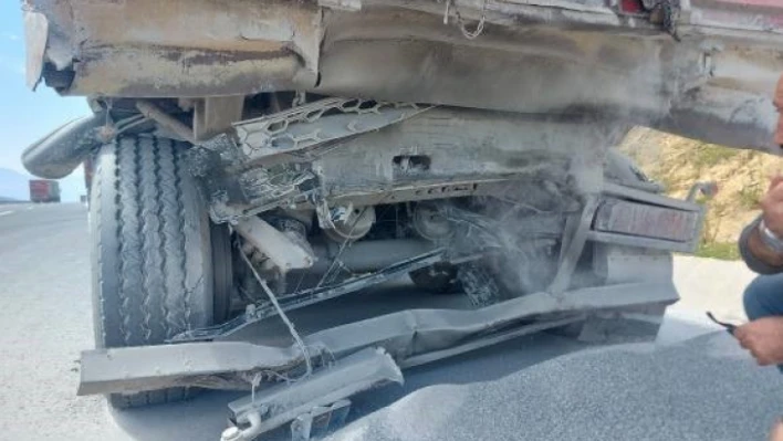 Kuzey Marmara'da feci kaza: Kargo tırının şoförü hayatını kaybetti