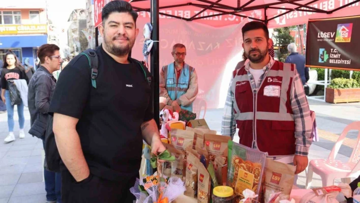 Lösemili çocuklar için bağış standı açıldı