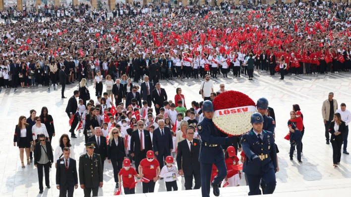 LÖSEV'den Anıtkabir'de büyük buluşma!