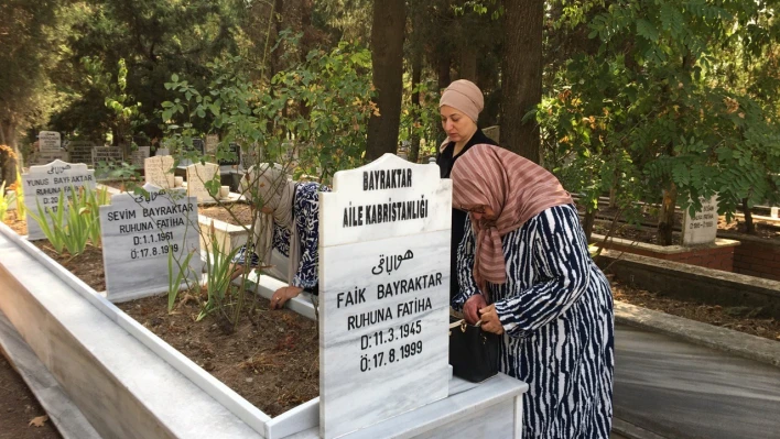 Marmara Depremi'nde hayatını kaybedenler Körfez'de anıldı