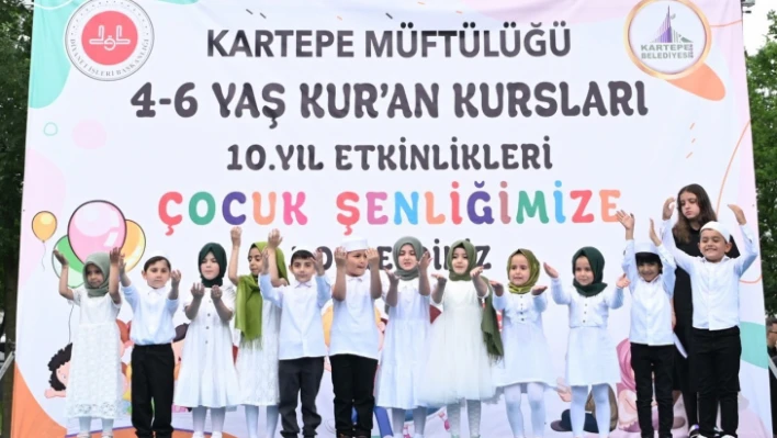 Minikler okudukları sure ve ilahilerle gönülleri fethetti