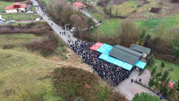 Muhtar Erol Sert Pirceler Köyünde Yoğun Katılımla Defnedildi