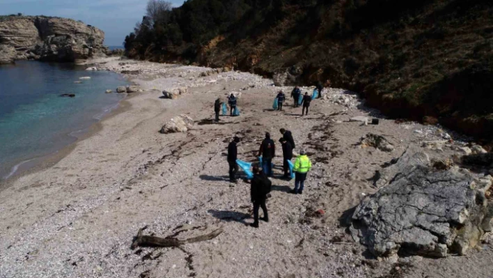 O koydan çok sayıda plastik toplandı