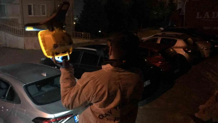 Oğlunun saldırısına uğradı, boğazını sıkarak hastanelik etti