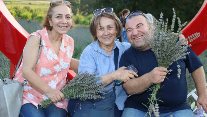 Özel çocuklar ve aileleri İzmit'in lavanta bahçesinde buluştu