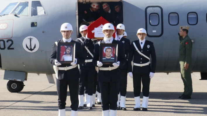 Patlamada hayatını kaybeden baba kız son yolculuklarına uğurlandı