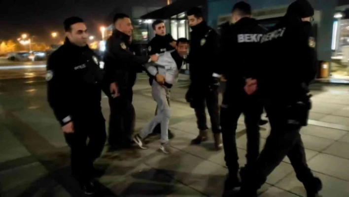 Polise mukavemet gösteren şahıs 'Sizi dava edeceğim' tehdidi