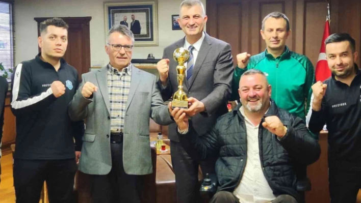 Şampiyonluk kupası Gölcük'te