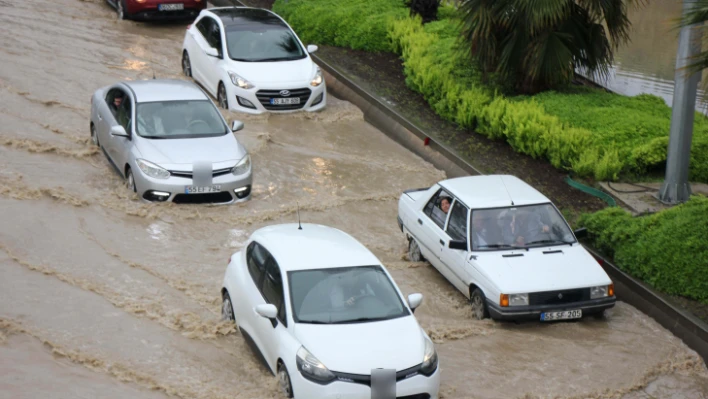 Samsun yine sele teslim ! Eğitime 1 gün ara verildi