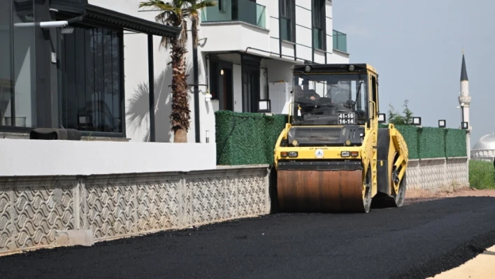 Sarımeşe Mahallesi'ne 750 tonluk asfalt