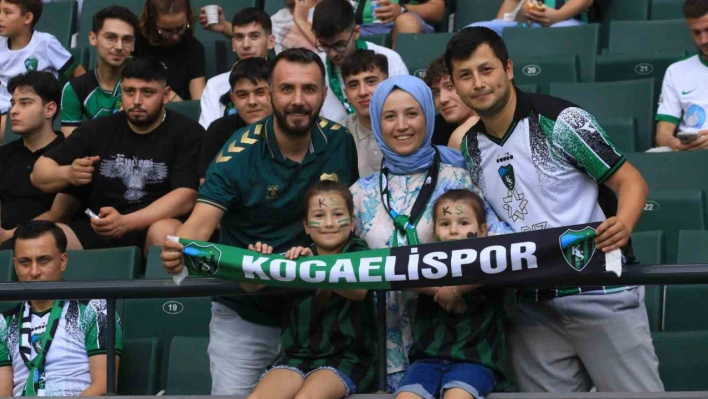 Şarkıcı Bayhan'dan Kocaelispor camiasına jest