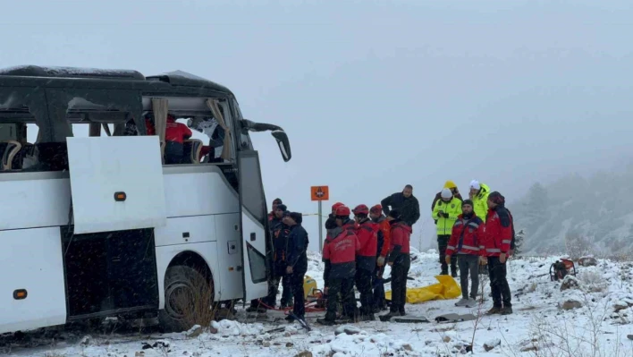 Şehitleri anmak için gittikleri şehirde ölen 2 kişi memleketleri Kocaeli'de toprağa verildi