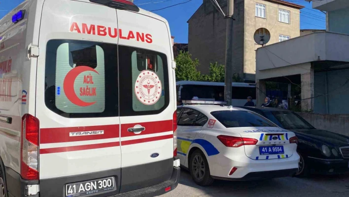 Servis minibüsünün çarptığı 7 yaşındaki çocuk yaralandı
