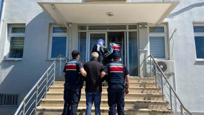 Silahlı terör örgütüne üye oldukları ileri sürülen 2 kişi İstanbul'da yakalandı