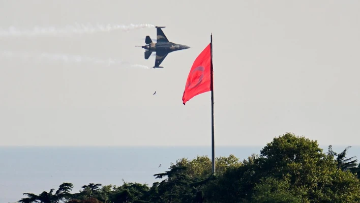 SOLOTÜRK, İstanbul'da gösteri uçuşu yapacak