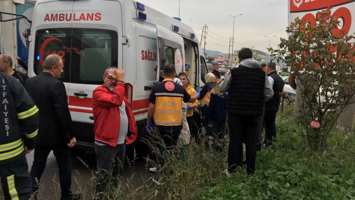 Tır belediye otobüsüne çarptı : 9 yaralı