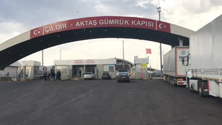 Tır kuyruğu 7 kilometreye ulaştı