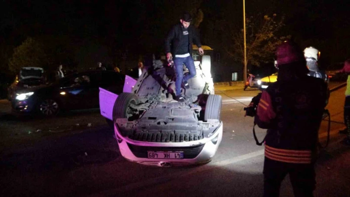 Trafik kazası geçiren eşinin yanına giderken kaza yaptı: 5 yaralı