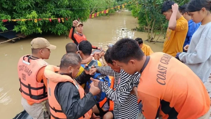 Trami Tropik Fırtınası Filipinlere ulaştı: Can kaybı 26'ya yükseldi