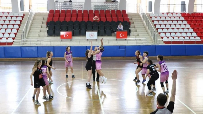 U-18 Basketbol Kızlar Anadolu Şampiyonası Aydın'da başladı     