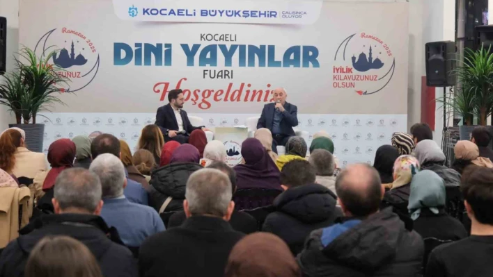 Ünlü yazar gençlere seslendi: 'Büyük düşünün ve cesur adımlar atın'