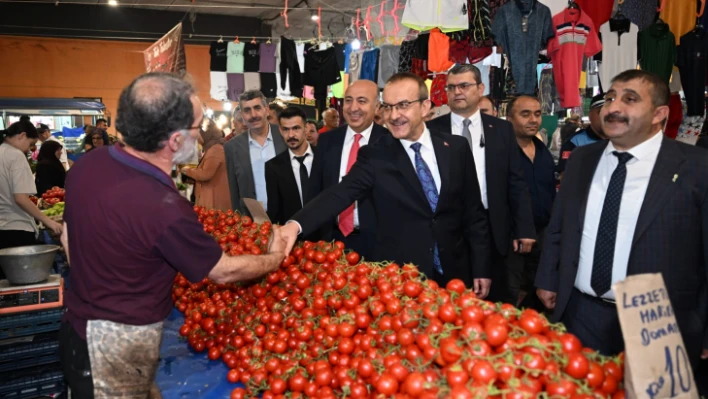 Vali Yavuz pazar esnafıyla bir araya geldi