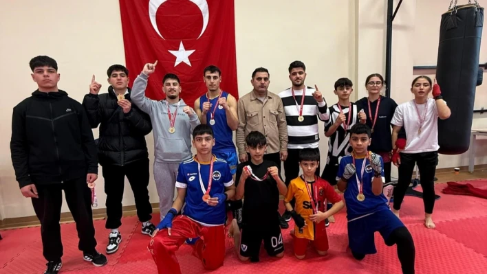 Wushu-KickBox takımından 9 altın ve 2 gümüş madalya