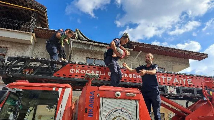 Yangında mahsur kaldılar, itfaiye kurtardı