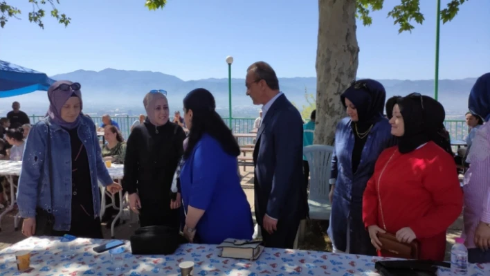 Yavuz Çifti, Tavşantepe Cemevi'nde Anneler Günü için Bir Araya Geldi