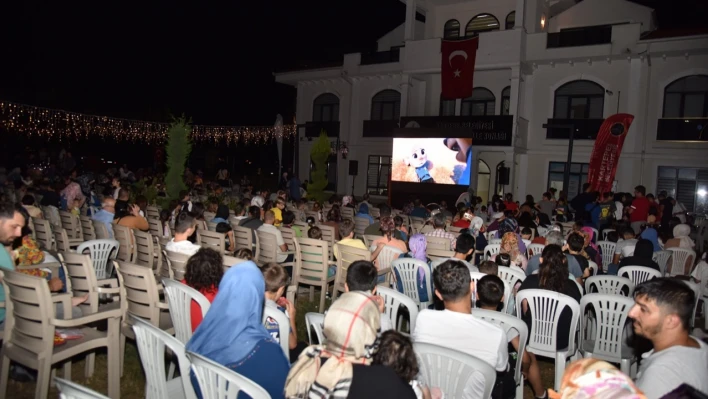 Yaz akşamların olmazsa olması sinema keyfine yoğun ilgi