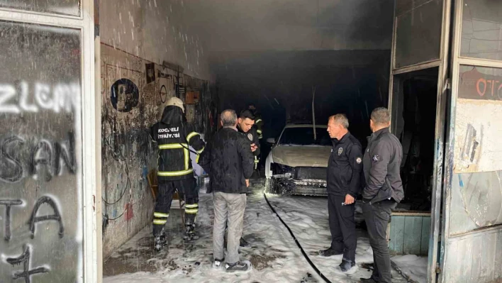 Yemeğe giden ustanın açık unuttuğu elektrikli soba yangına sebep oldu