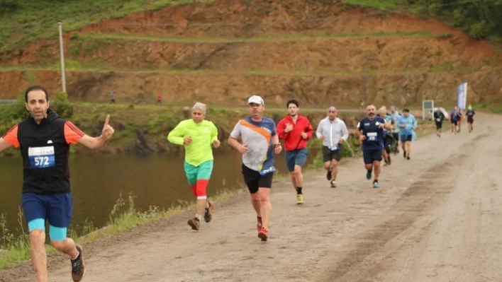 Yüzlerce sporcunun katıldığı ultra trail koşusunda ödüller sahiplerini buldu