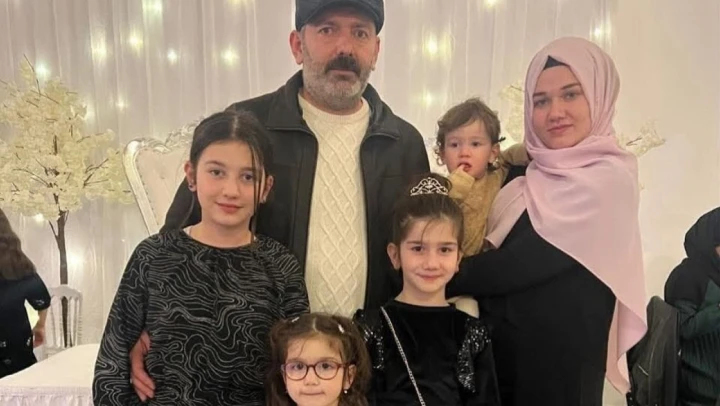 Rizeli ailenin 3 çocuğu Fransa'da yangında hayatını kaybetti