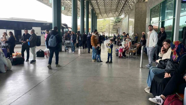 Otogarda bayram tatili hareketliliği