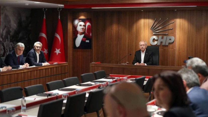CHP'de MYK üyeleri istifa etti