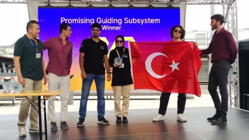 İsviçre'de European Hyperloop Week yarışında 3 kez birincilik alan takım aracını yeniden yarıştırıyor