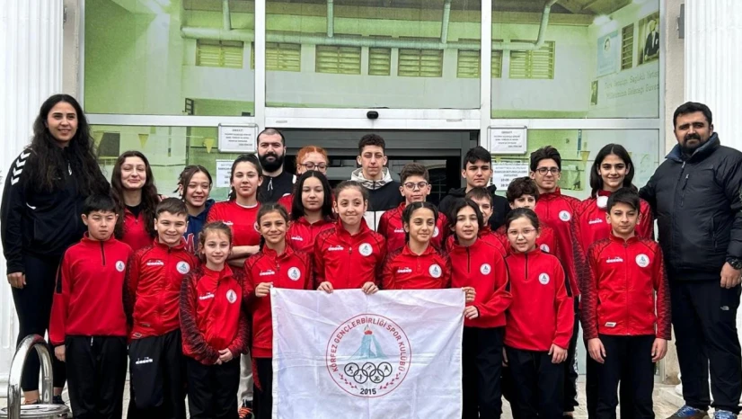 Körfezli genç yüzücüler Kırklareli'de destan yazdı
