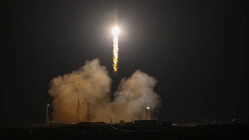 Rusya, uzayda mahsur kalan astronotlar için Soyuz MS-23 aracını fırlattı