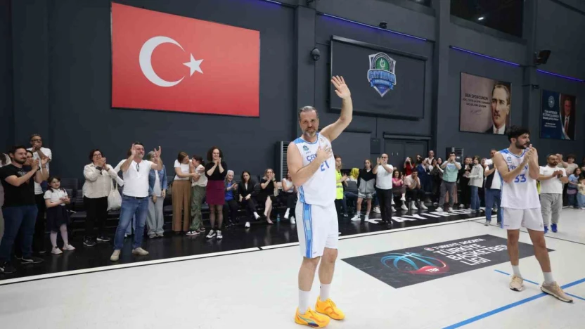 Oğuz Savaş, kariyerini Çayırova Belediyesi formasıyla noktaladı