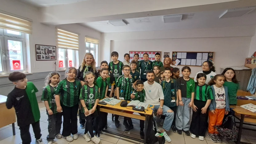 Şampiyon Kocaelispor'dan Fevzi Çakmak İlkokulu'na Ziyaret
